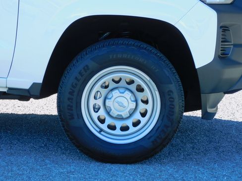 Used 2024 Chevrolet Colorado W/T image 7