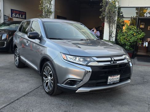 Used 2016 Mitsubishi Outlander ES image 27