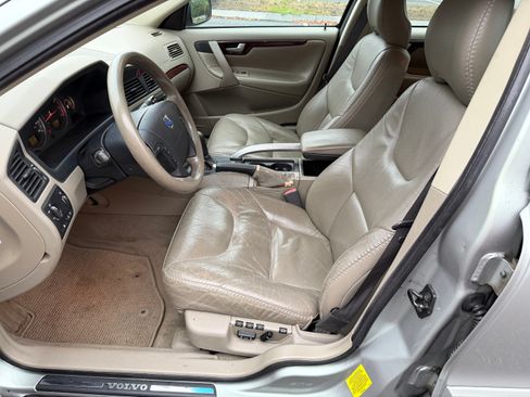 Used 2004 Volvo XC70 UNAVAIL AWD/4WD image 30