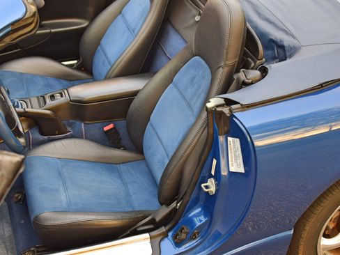 Used 1999 MAZDA MX-5 Miata 10th Anniversary Edition image 28