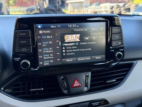 Used 2020 Hyundai Elantra GT image 22