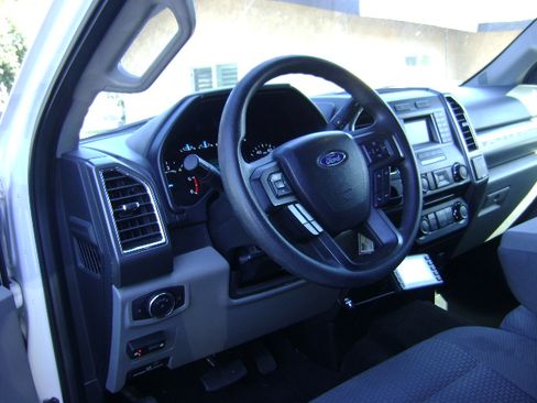 Used 2017 Ford F550 image 12