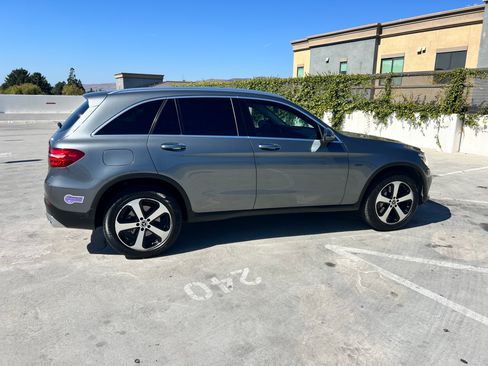 Used 2019 Mercedes-Benz GLC 350e 4MATIC image 7