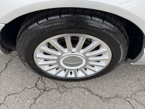 Used 2004 Ford Thunderbird image 30