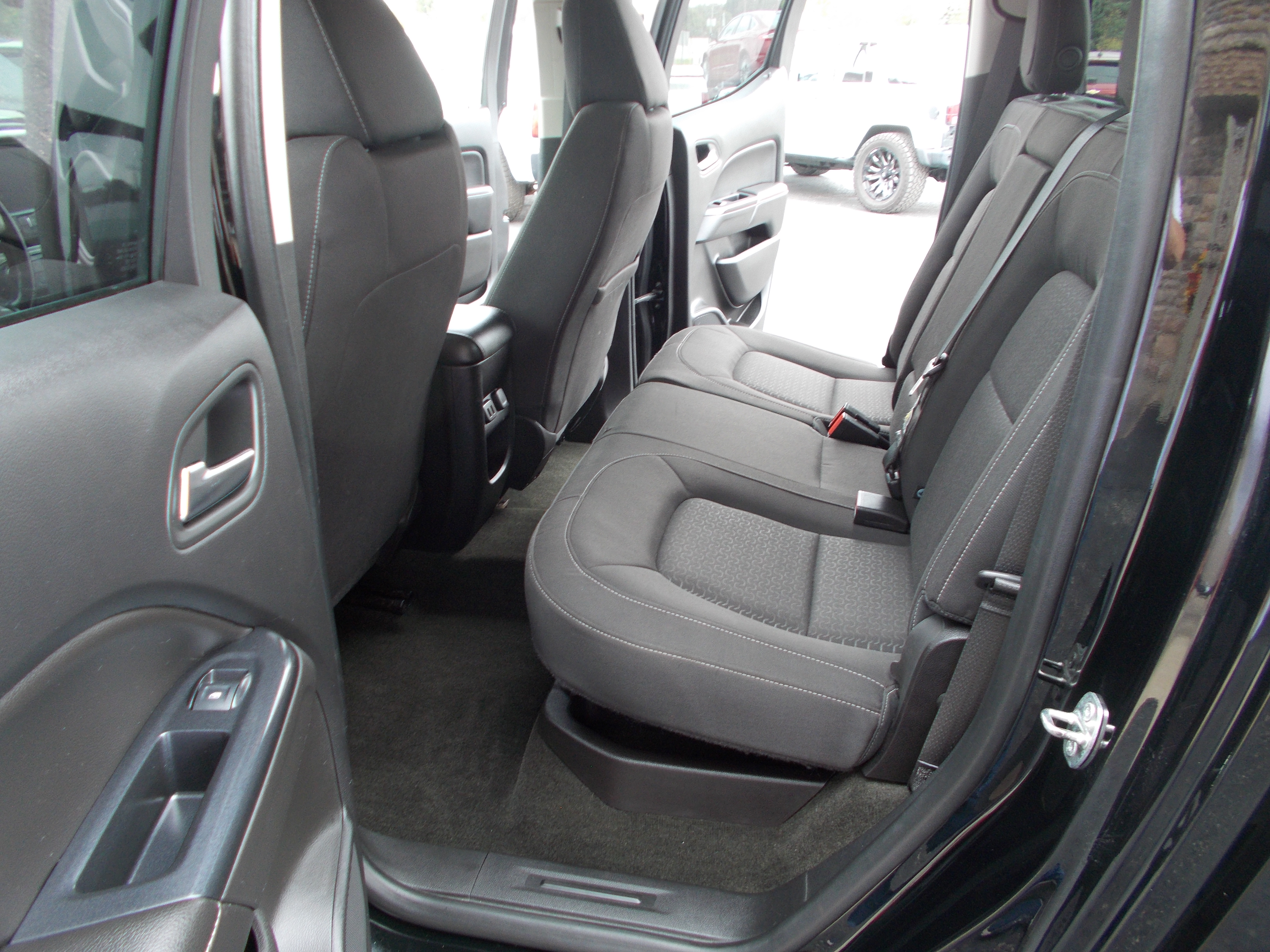 Used 2017 GMC Canyon 4x4 Crew Cab SLE image 20