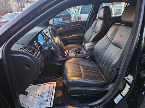 Used 2014 Chrysler 300 S image 17