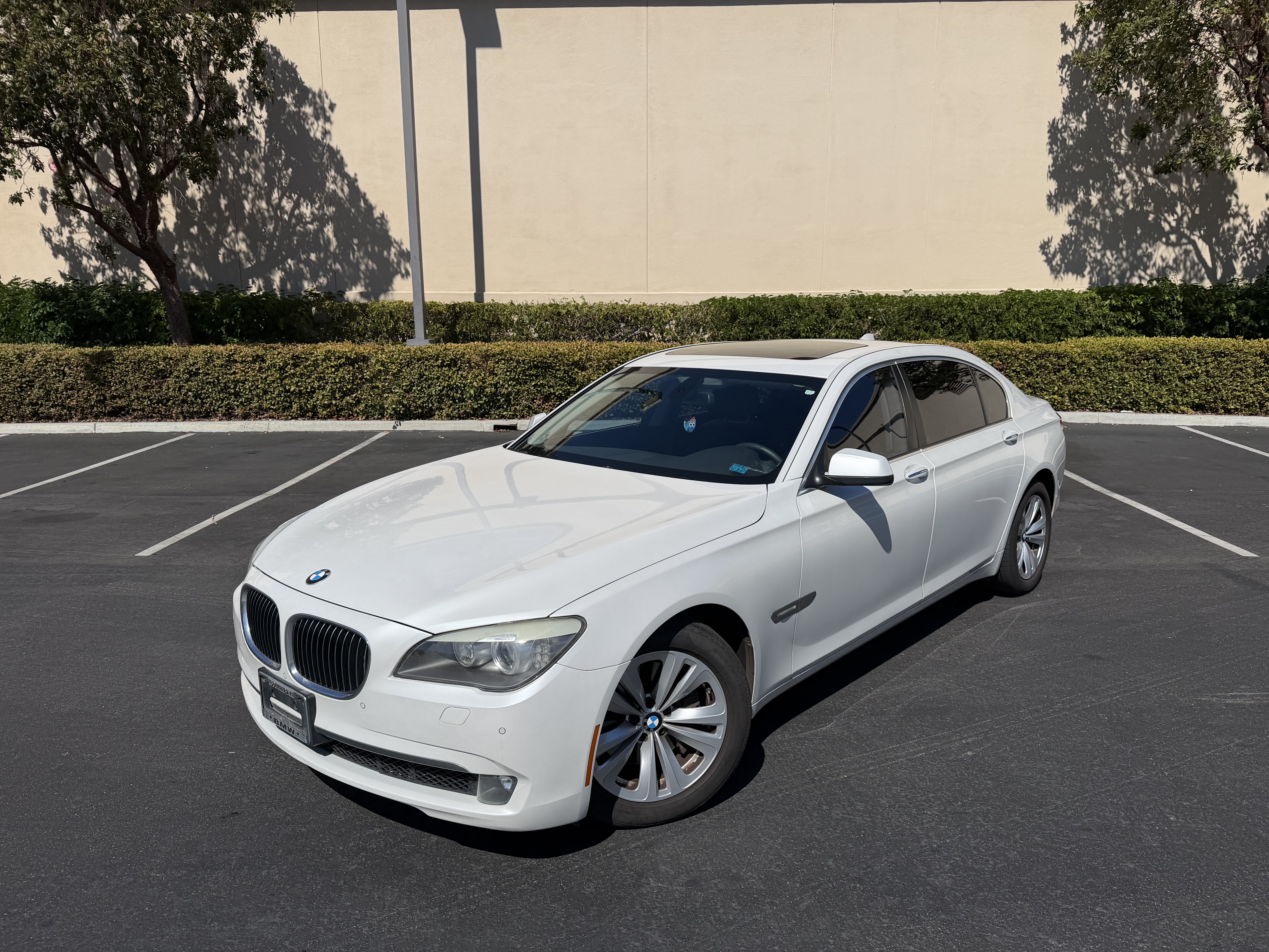 Used 2011 BMW 740Li RWD image 1