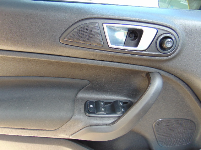 Used 2015 Ford Fiesta SE Hatchback FWD image 13