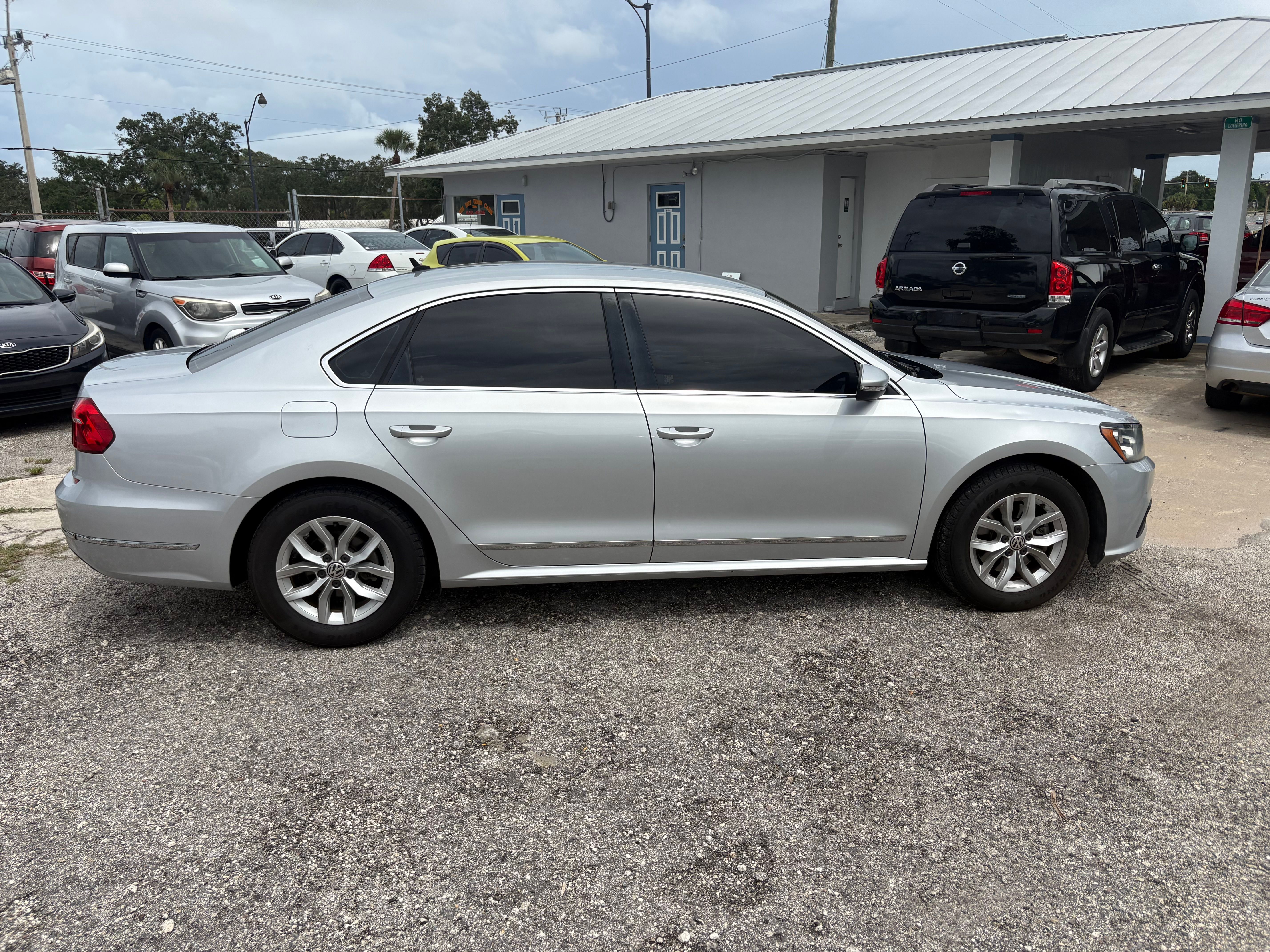 Used 2016 Volkswagen Passat 1.8T FWD image 4