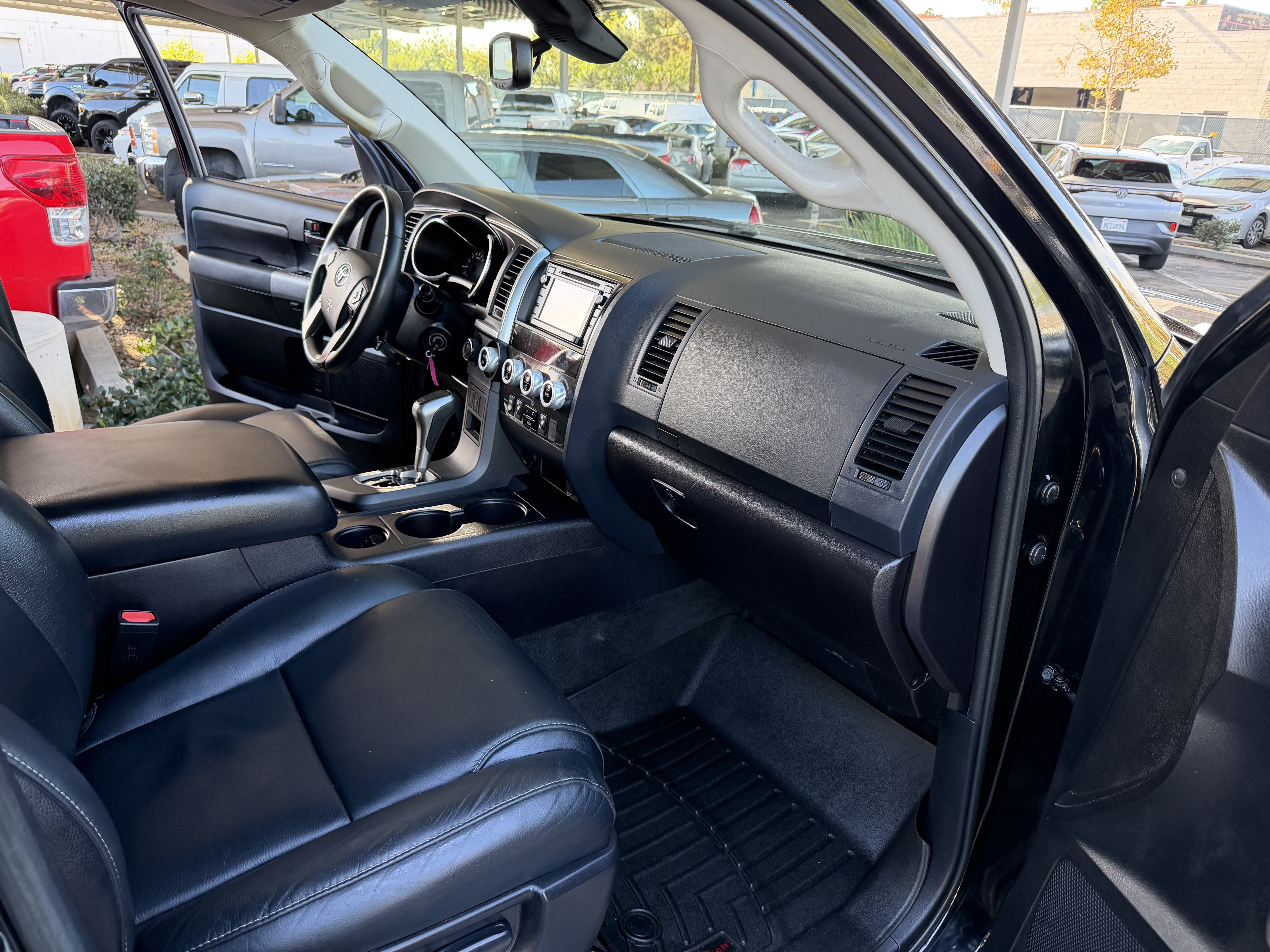 Used 2018 Toyota Sequoia TRD Sport AWD/4WD image 29