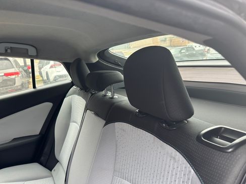 Used 2016 Toyota Prius Four image 10