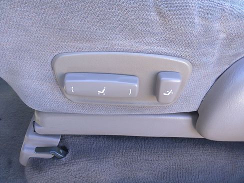 Used 2004 Toyota Sequoia SR5 image 33