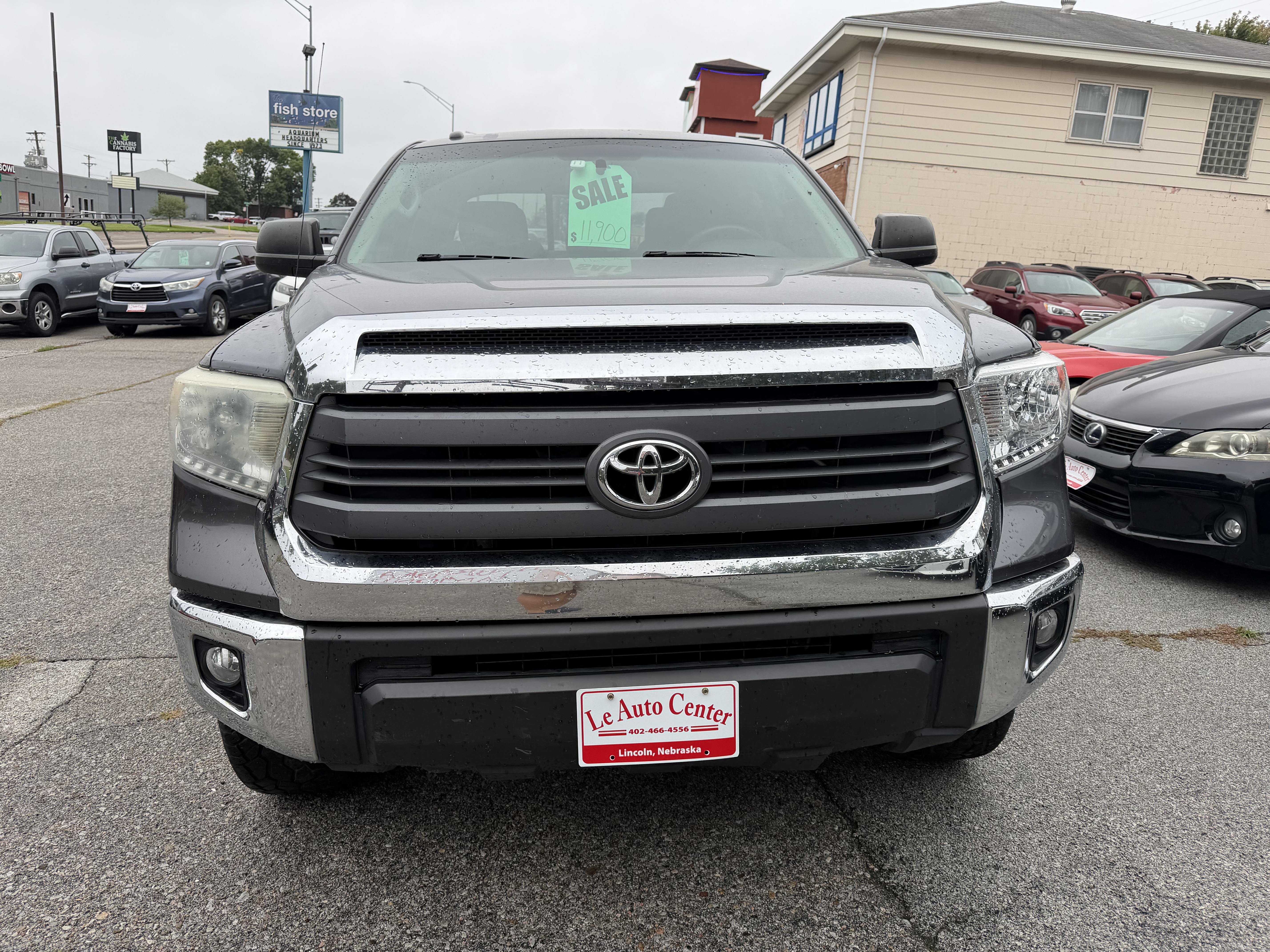 Used 2014 Toyota Tundra 4x4 Double Cab SR5 image 2