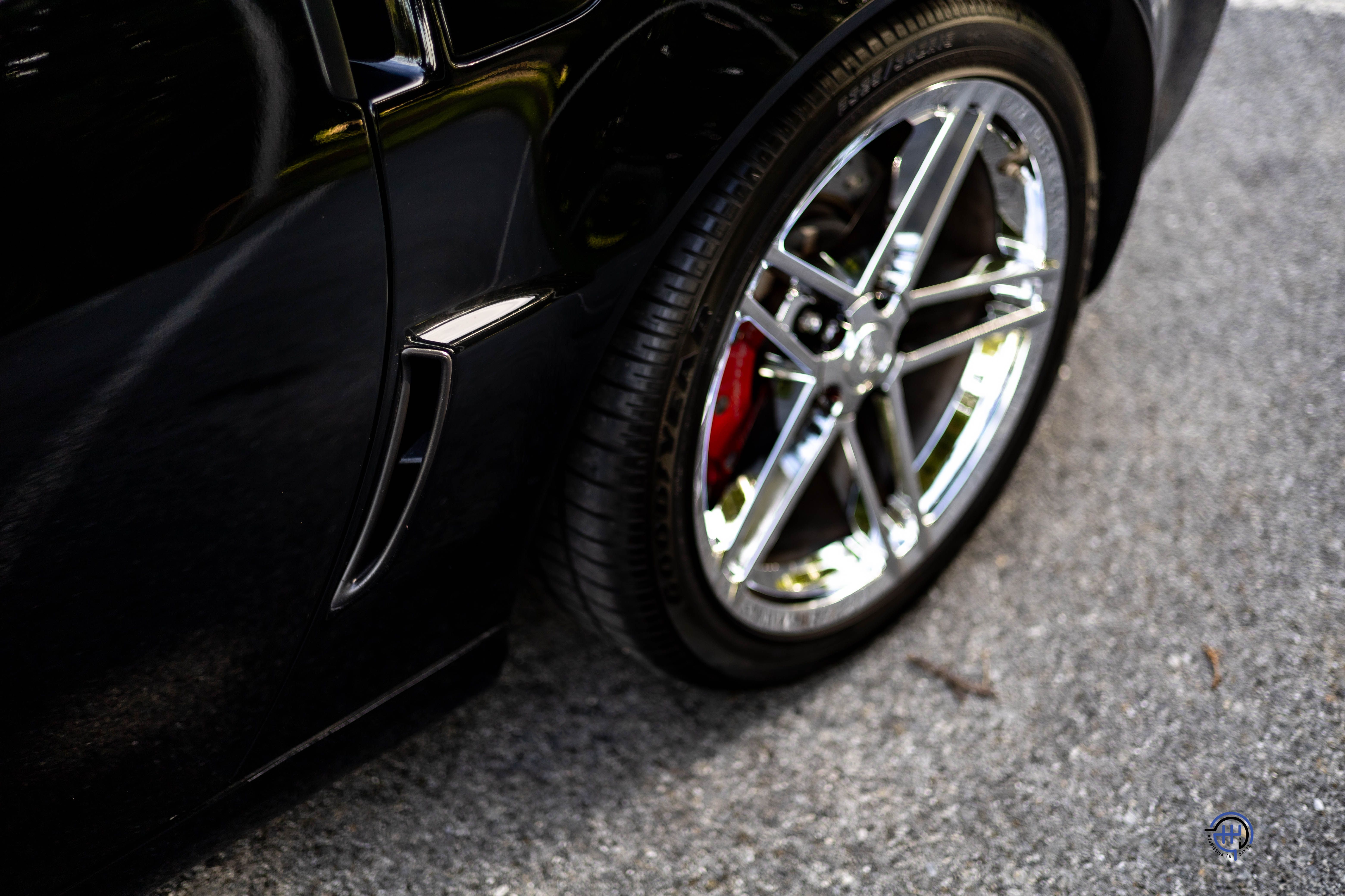 Used 2008 Chevrolet Corvette Z06 Coupe w/ 2LZ RWD image 14