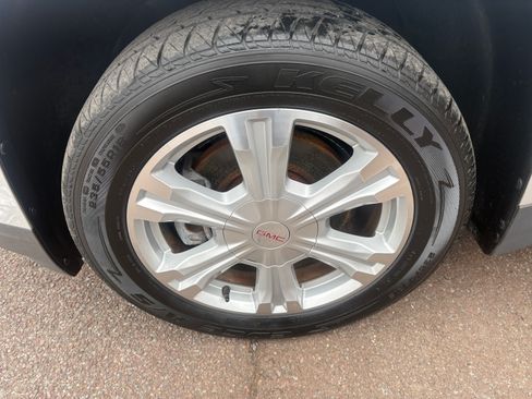 Used 2017 GMC Terrain SLE image 18