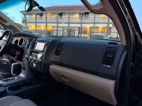 Used 2016 Toyota Sequoia Limited image 24