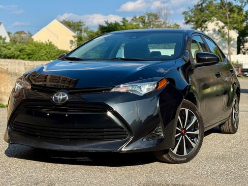 Used 2018 Toyota Corolla image 1