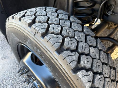 Used 2015 Ford F550 image 24