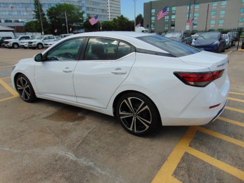 Used 2021 Nissan Sentra S image 6