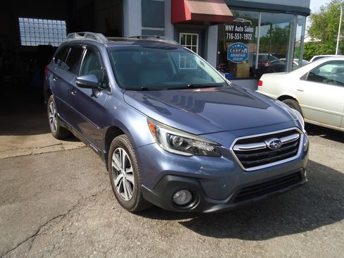 Used 2018 Subaru Outback 2.5i Limited AWD/4WD image 3