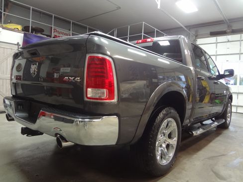 Used 2017 RAM 1500 Laramie image 8