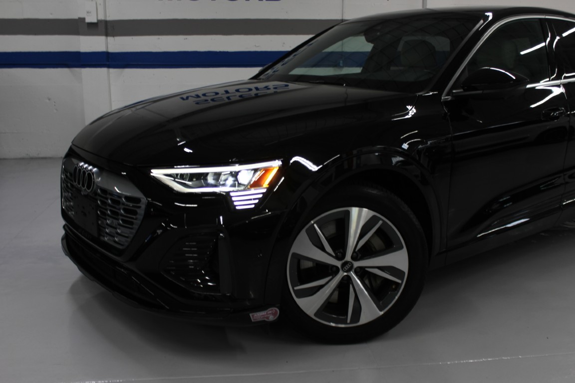 Used 2024 Audi Q8 e-tron Premium Plus Sportback AWD/4WD image 3