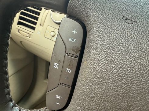 Used 2007 Cadillac DTS Luxury image 16