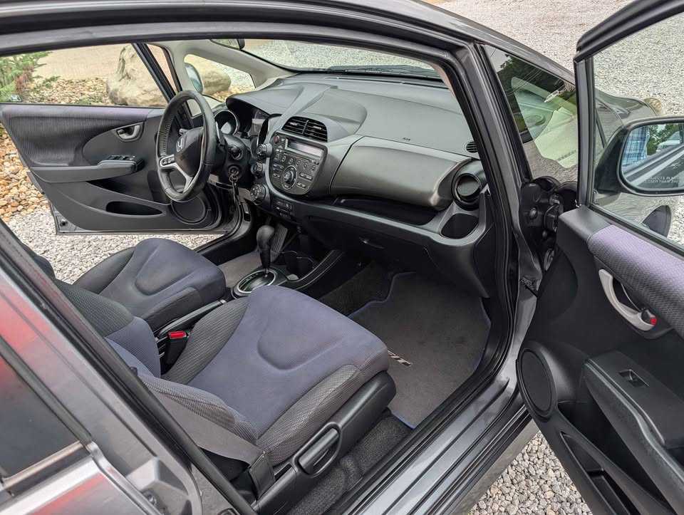 Used 2013 Honda Fit Sport image 7