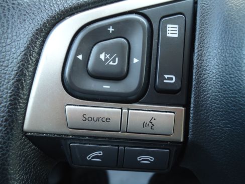 Used 2017 Subaru Forester 2.5i AWD/4WD image 15