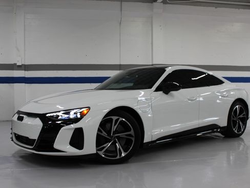 Used 2023 Audi e-tron GT Premium Plus image 2