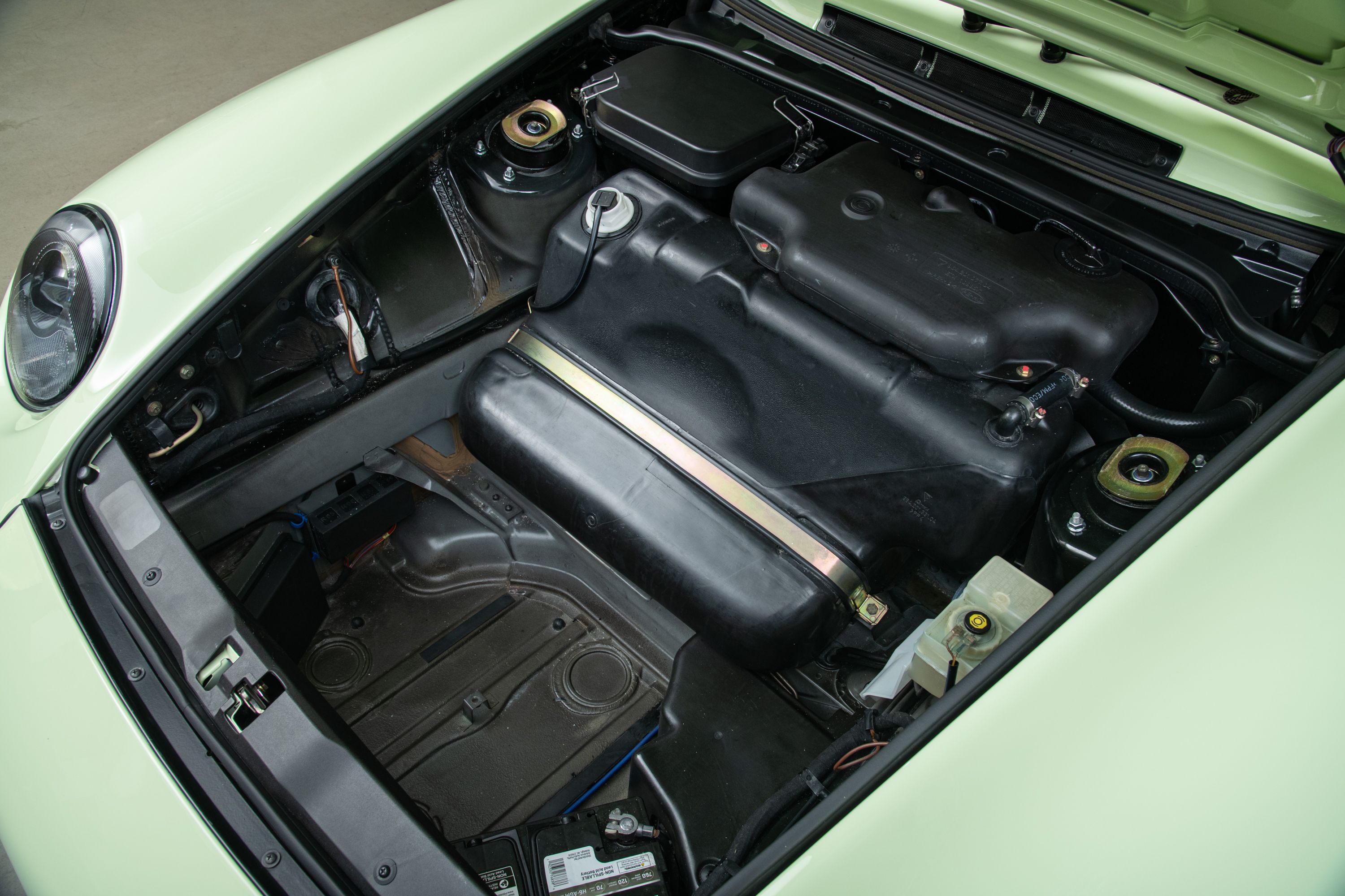 Used 1998 Porsche 911 Carrera S RWD image 35