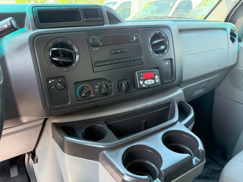 Used 2015 Ford E-350 and Econoline 350 image 16