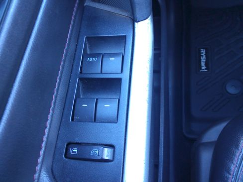 Used 2013 Ford Edge SEL FWD image 22