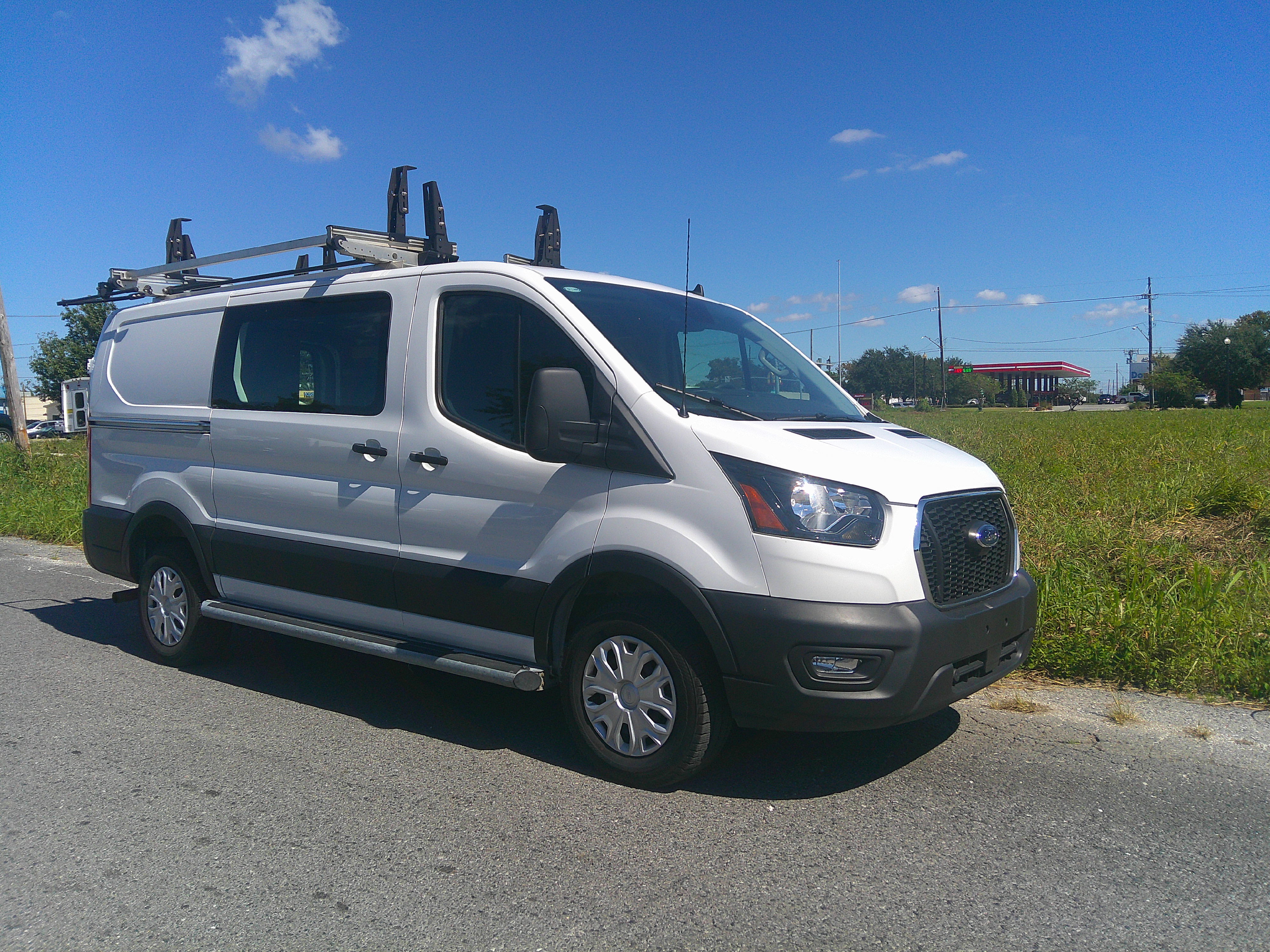 Used 2025 Ford Transit 250 Low Roof RWD image 1