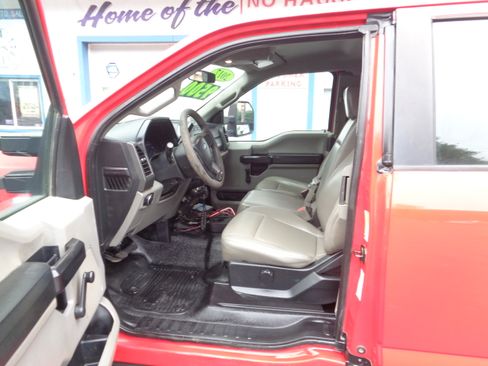 Used 2017 Ford F250 2WD SuperCab Super Duty image 4