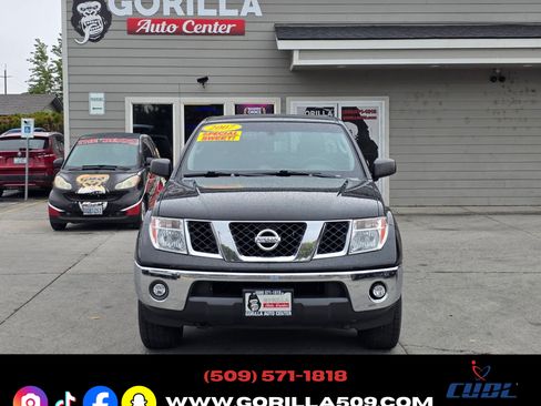 Used 2007 Nissan Frontier 4x4 Crew Cab SE image 2