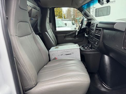 Used 2019 Chevrolet Express 3500 image 19