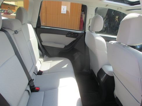 Used 2015 Subaru Forester 2.5i Premium image 14
