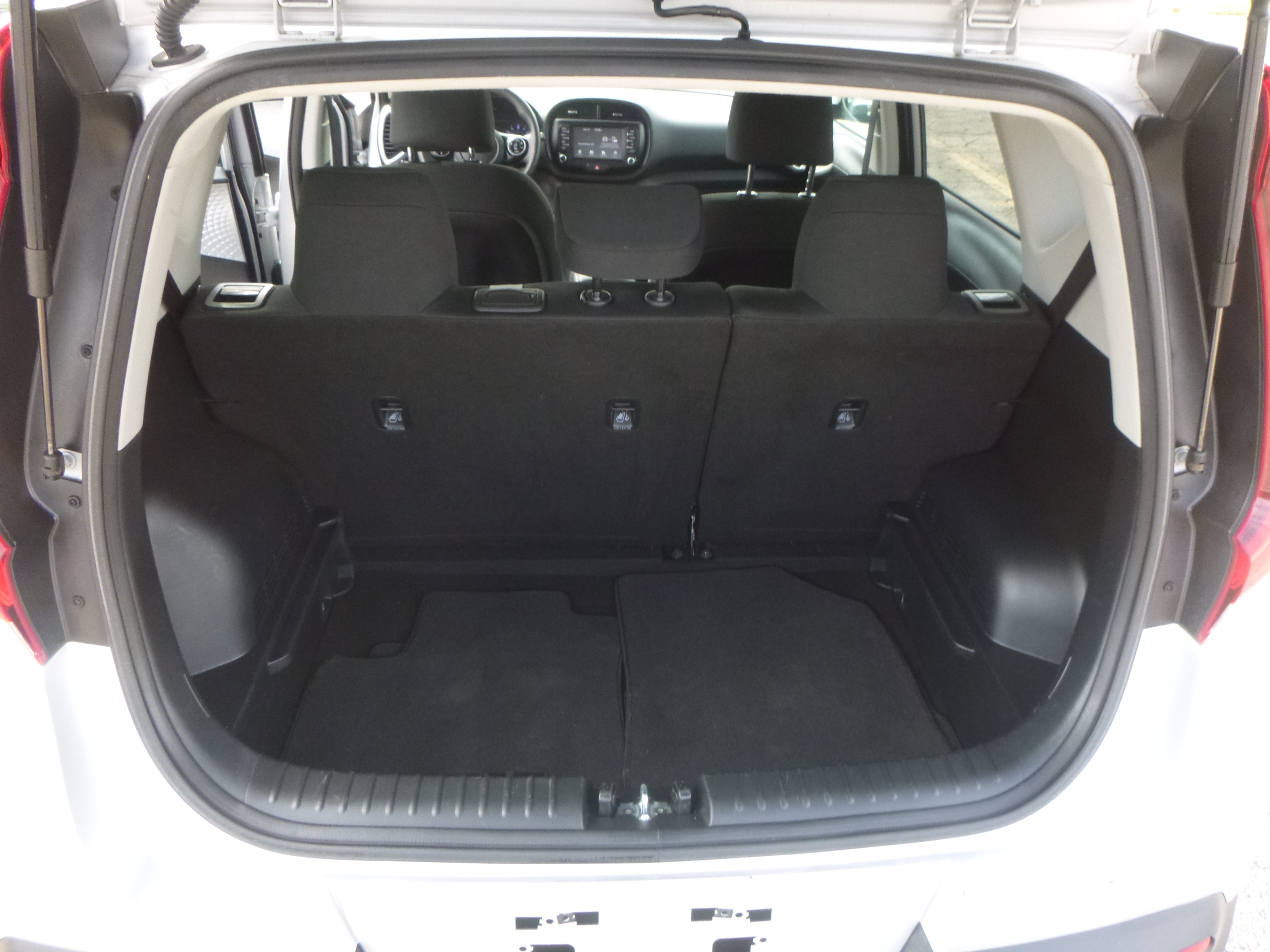 Used 2021 Kia Soul LX FWD image 15
