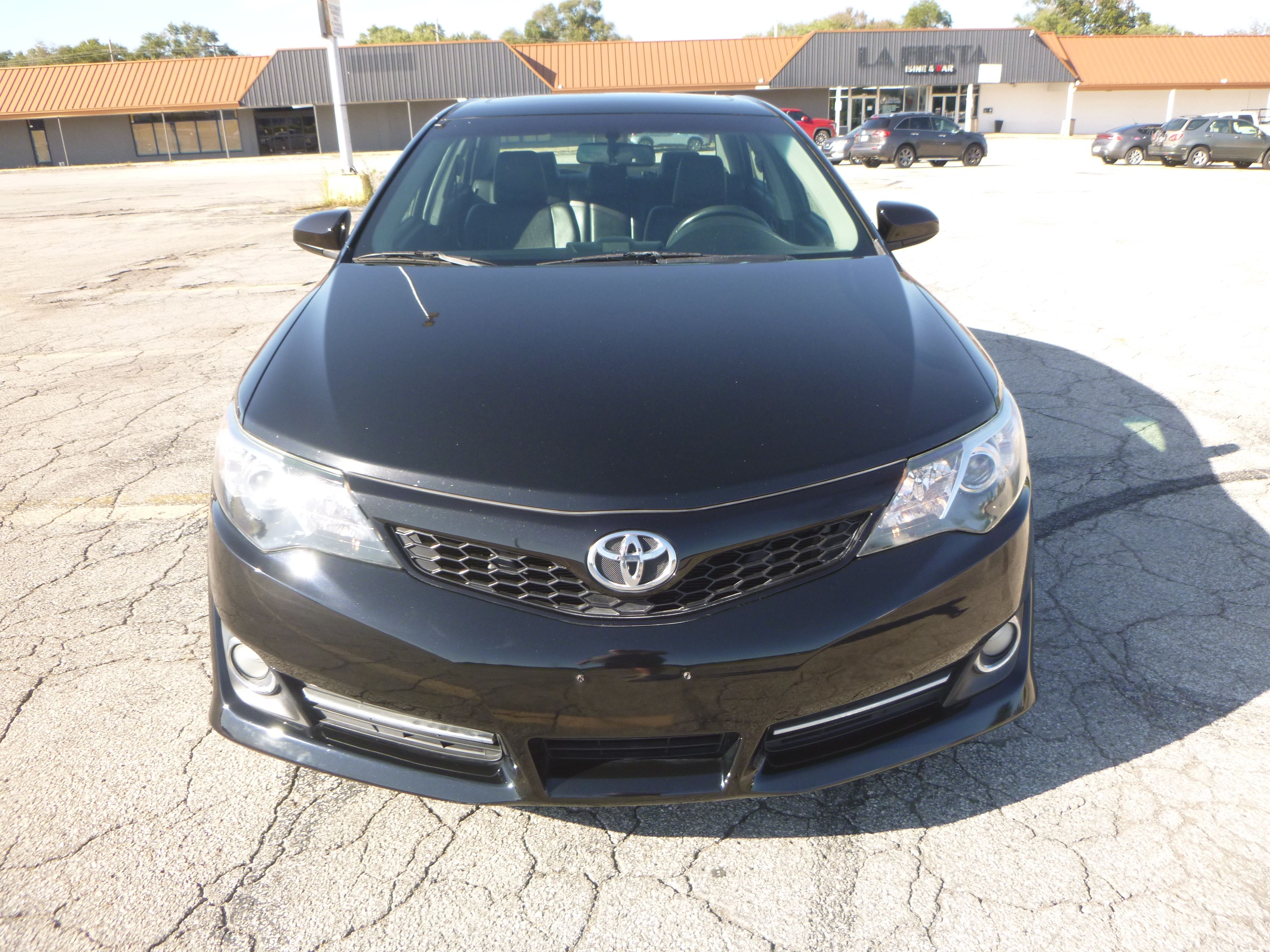 Used 2014 Toyota Camry SE Sport FWD image 3