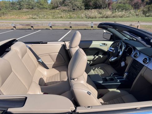 Used 2006 Ford Mustang GT Premium image 22