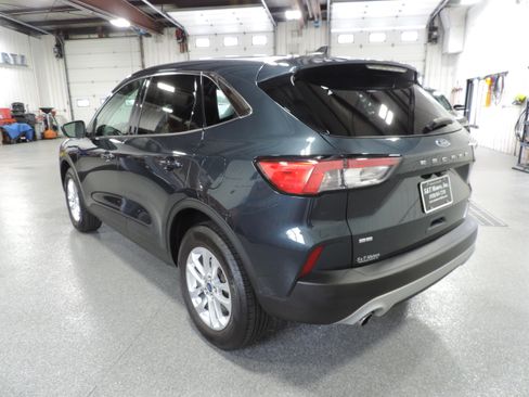 Used 2022 Ford Escape SE image 16