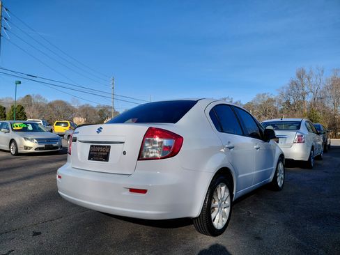 Used 2011 Suzuki SX4 LE image 3