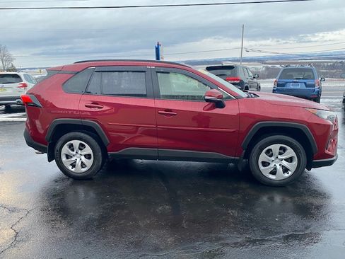 Used 2019 Toyota RAV4 LE image 5