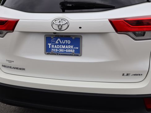 Used 2017 Toyota Highlander AWD LE Plus V6 image 11