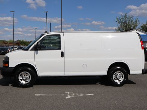 Used 2021 Chevrolet Express 2500 UNAVAIL RWD image 4
