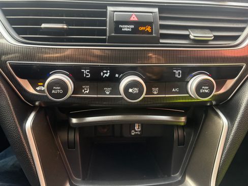 Used 2018 Honda Accord Sport image 20