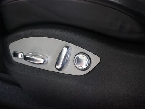 Used 2023 Porsche Macan UNAVAIL AWD/4WD image 35