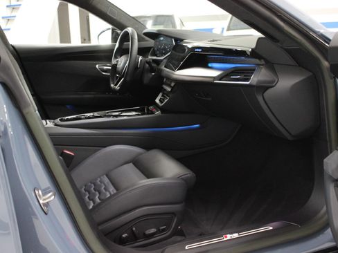 Used 2023 Audi RS e-tron GT image 49