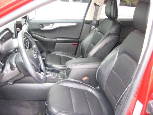 Used 2020 Ford Escape FWD SEL image 6